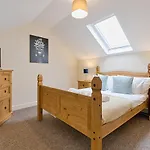 King Eddie\'S Place -Tv In Every Bedroom!